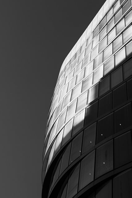 ** Materialne świadectwa: Jakie materiały budowlane dominowały w powojennej architekturze kościelnej na pograniczu i dlaczego? - 5 2025